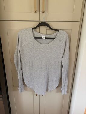 Aritzia Light Gray Long Sleeve Thermal Top